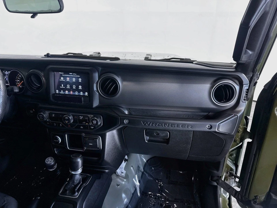 2023 Jeep JL Wrangler - Image 26 of 31