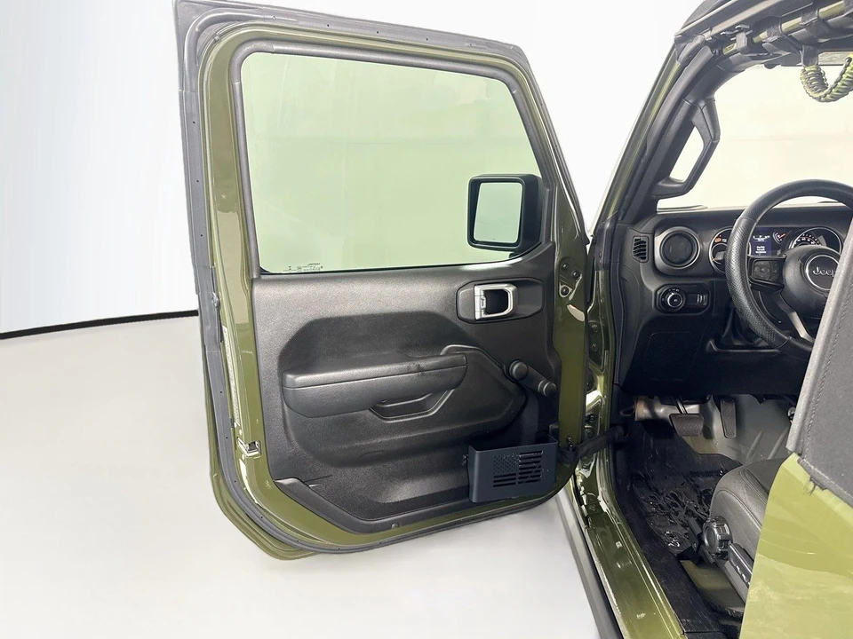 2023 Jeep JL Wrangler - Image 9 of 31