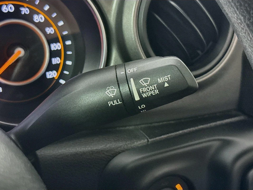 2023 Jeep JL Wrangler - Image 14 of 31