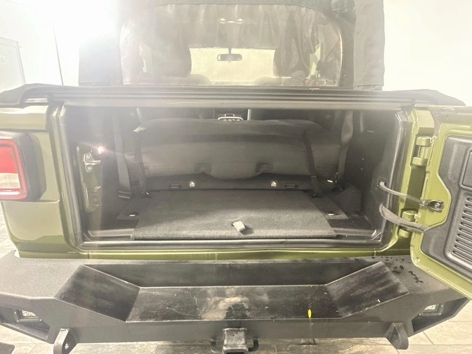 2023 Jeep JL Wrangler - Image 23 of 31