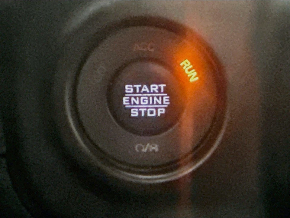2023 Jeep JL Wrangler - Image 19 of 31