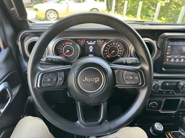 2023 Jeep JL Wrangler - Image 18 of 27