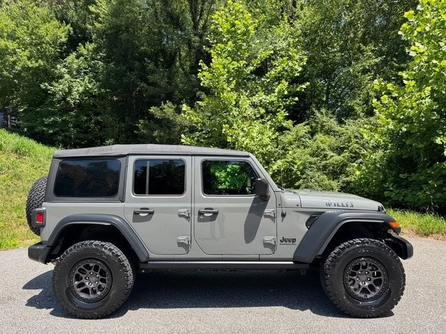 2023 Jeep JL Wrangler - Image 5 of 27