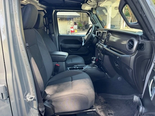 2023 Jeep JL Wrangler - Image 17 of 27