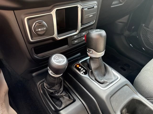 2023 Jeep JL Wrangler - Image 17 of 20