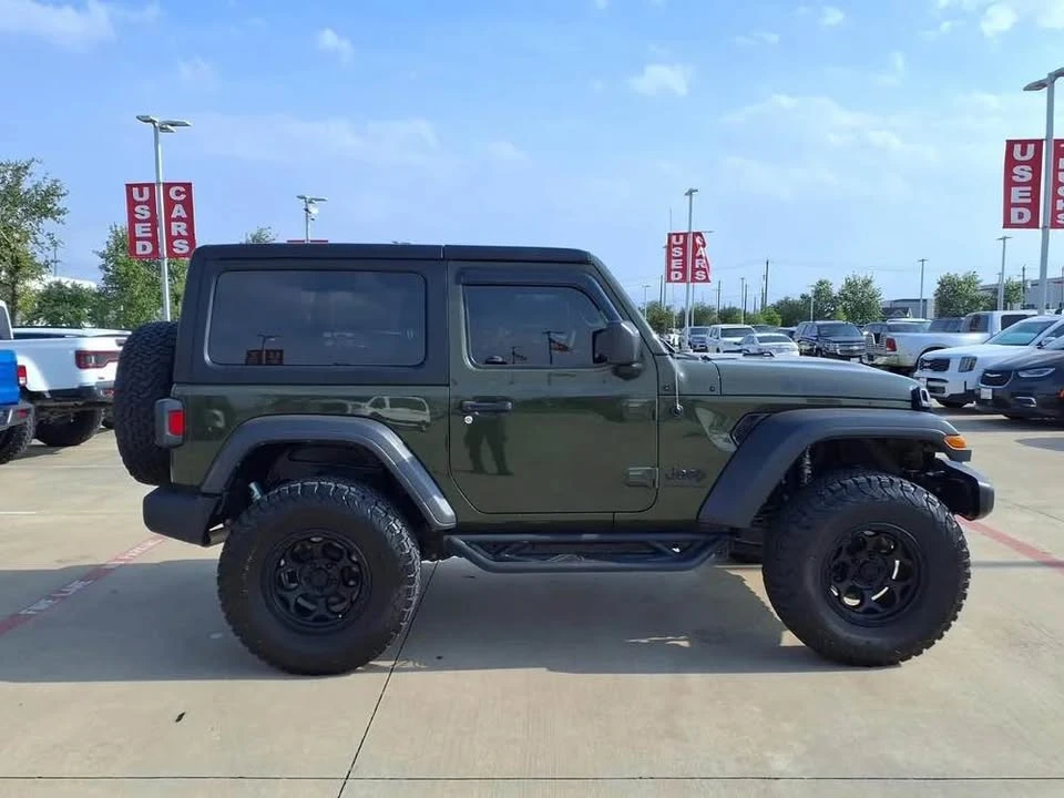 2023 Jeep JL Wrangler - Image 2 of 8