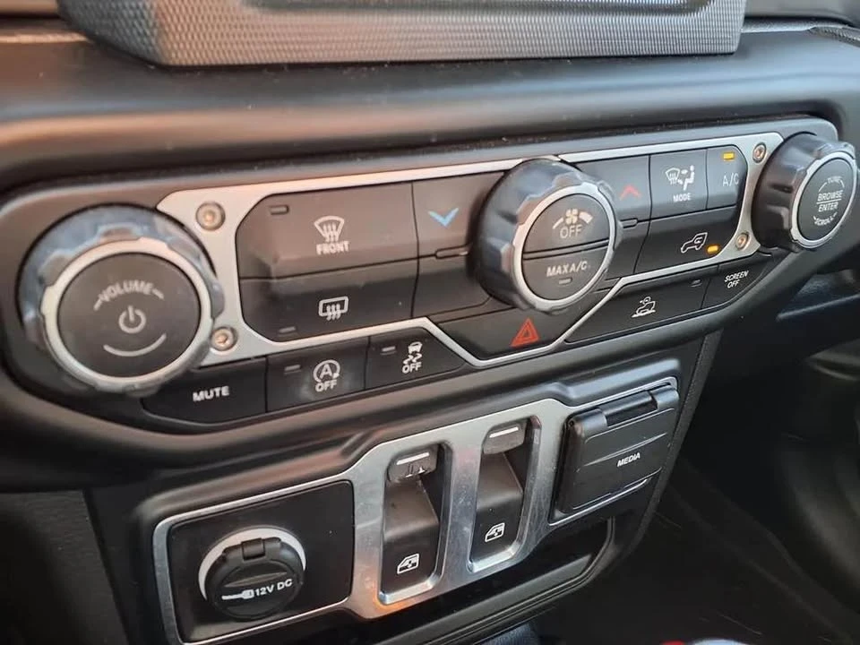 2023 Jeep JL Wrangler - Image 7 of 8