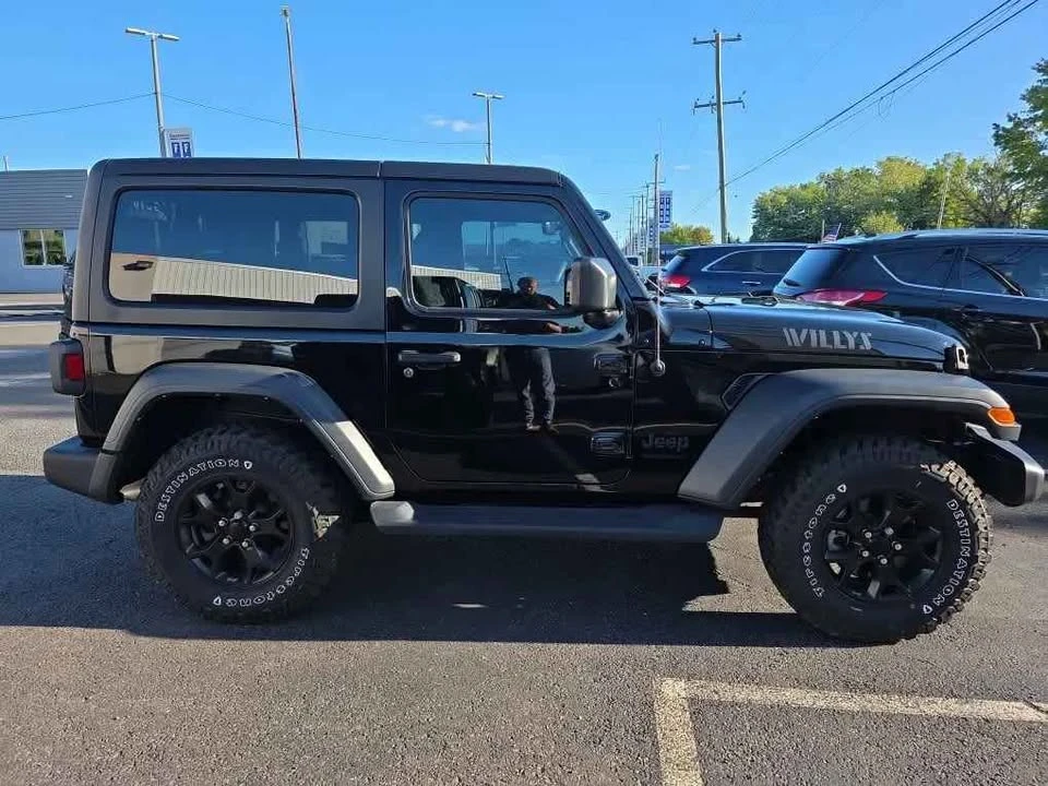 2023 Jeep JL Wrangler - Image 4 of 12