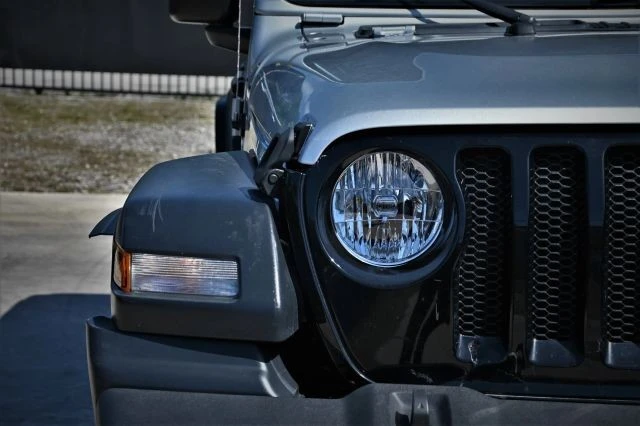 2023 Jeep JL Wrangler - Image 9 of 19
