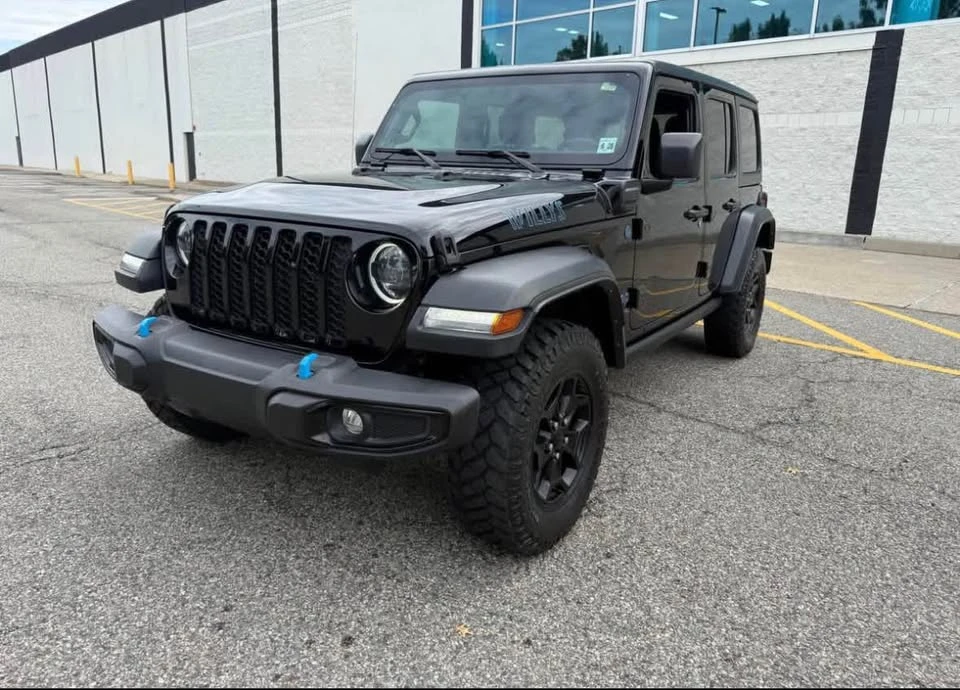 2023 Jeep JL Wrangler - Image 3 of 13