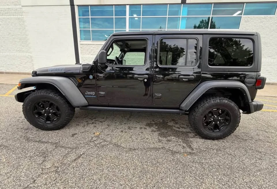 2023 Jeep JL Wrangler - Image 5 of 13