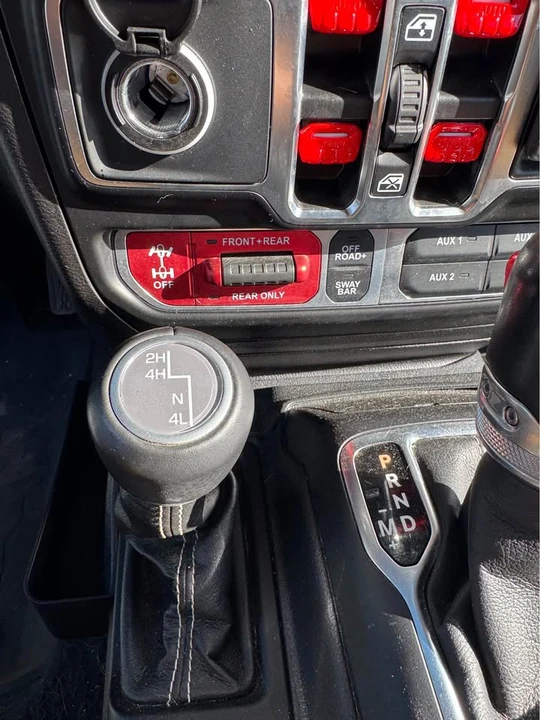 2023 Jeep JT Gladiator - Image 16 of 18