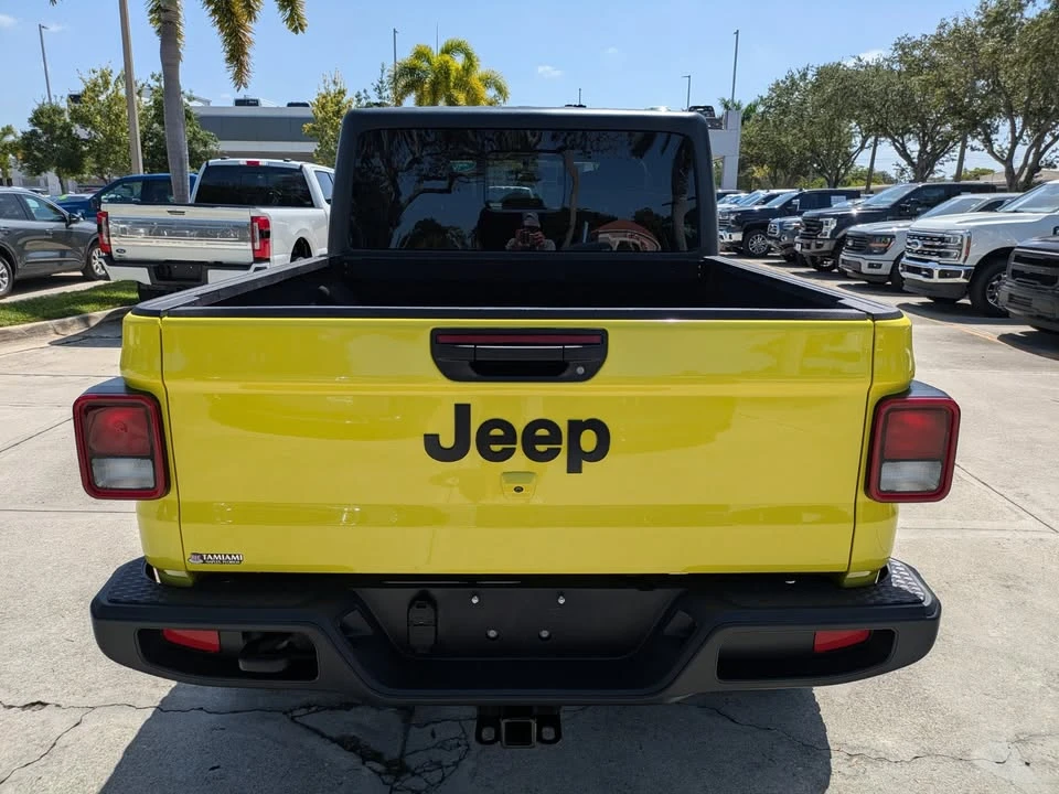 2023 Jeep JT Gladiator - Image 5 of 16