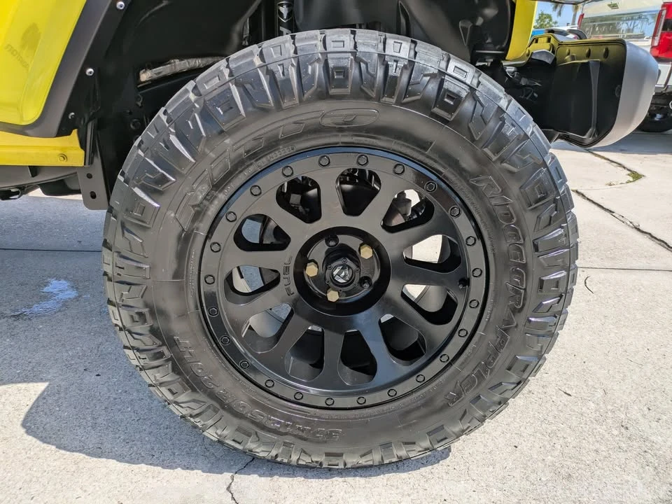 2023 Jeep JT Gladiator - Image 6 of 16