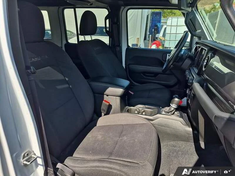 2023 Jeep JL Wrangler - Image 18 of 19