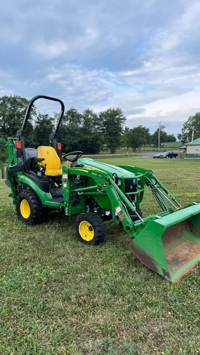 2023 John Deere - Image 2 of 6