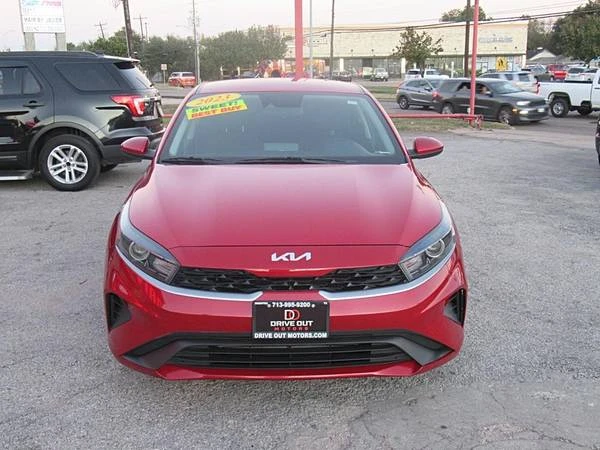 2023 Kia Forte - Image 8 of 18