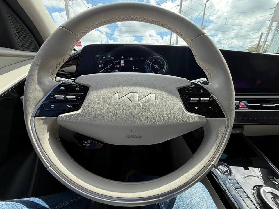 2023 Kia Niro - Image 13 of 21