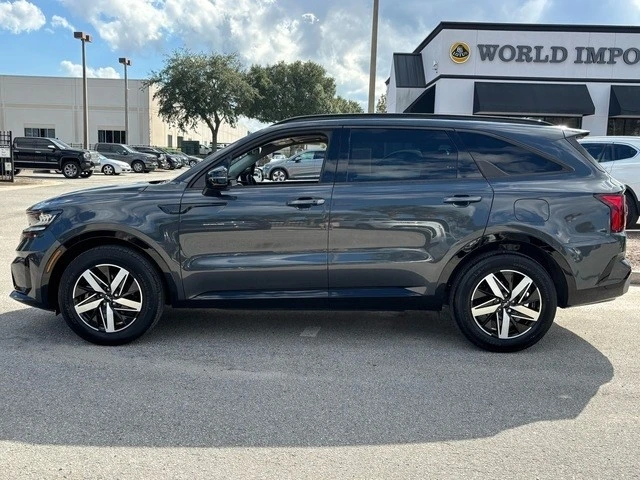 2023 Kia Sorento - Image 9 of 21