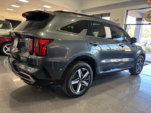 2023 Kia Sorento - Image 4 of 21