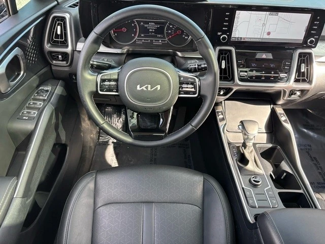 2023 Kia Sorento - Image 15 of 21