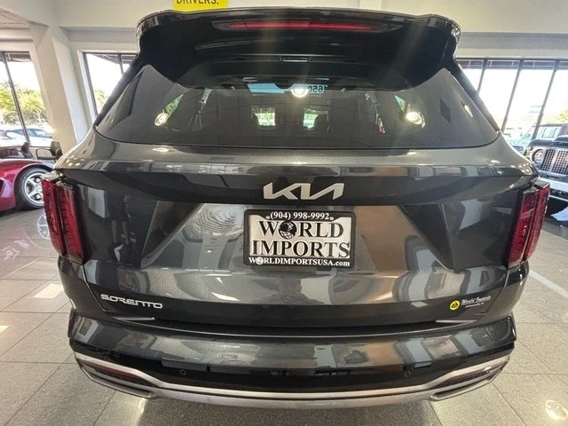 2023 Kia Sorento - Image 7 of 21