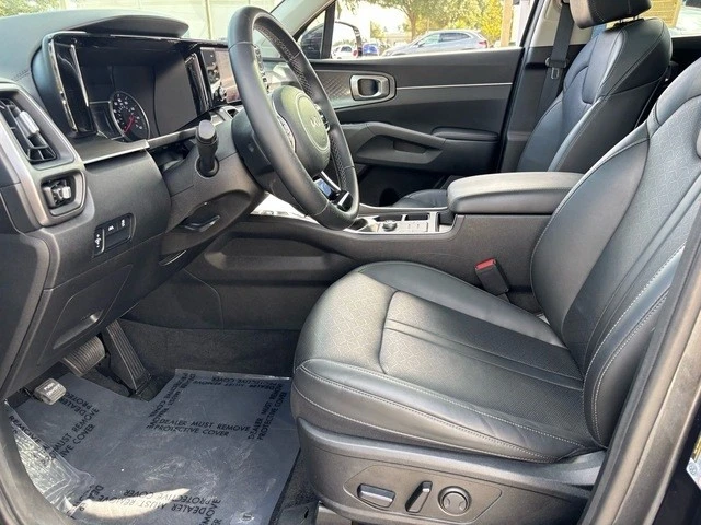 2023 Kia Sorento - Image 11 of 21