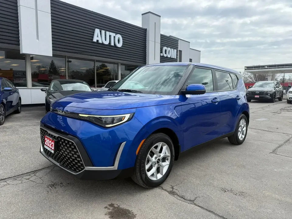 2023 Kia Soul - Image 2 of 15