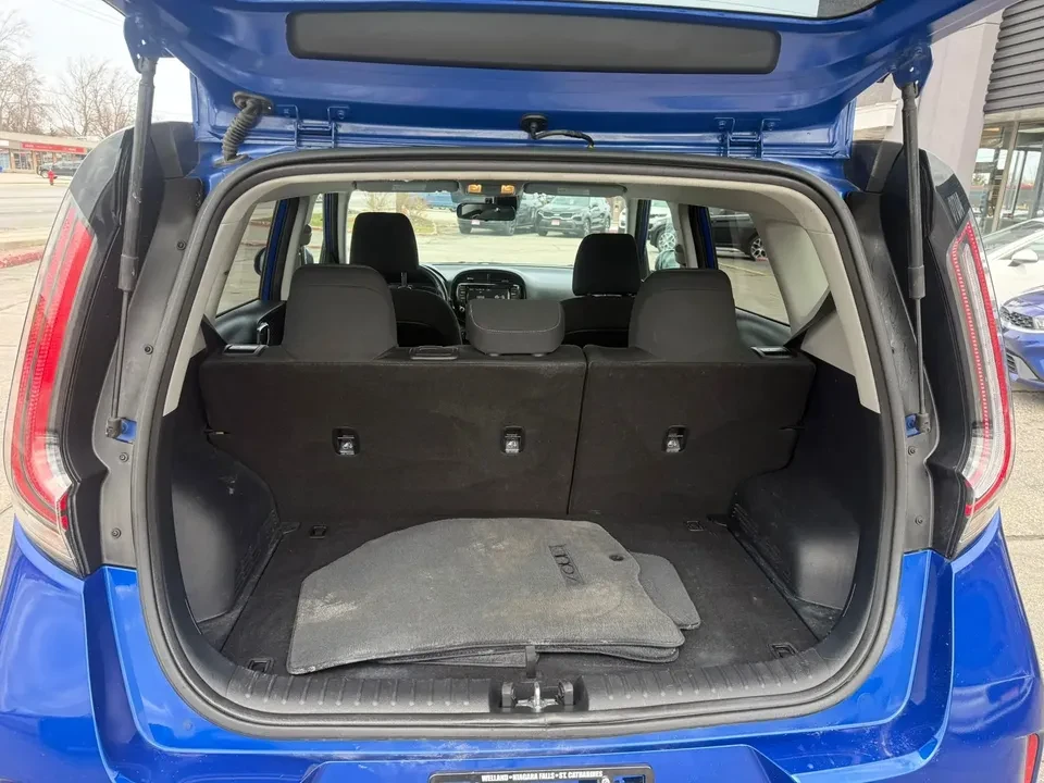 2023 Kia Soul - Image 6 of 15