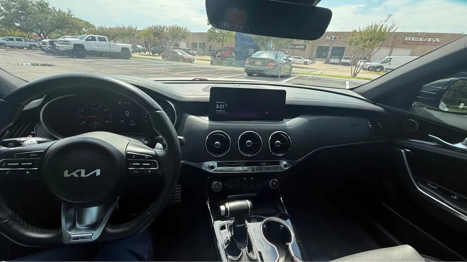 2023 Kia Stinger - Image 3 of 9