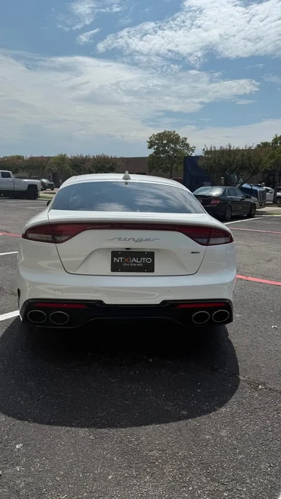2023 Kia Stinger - Image 9 of 10
