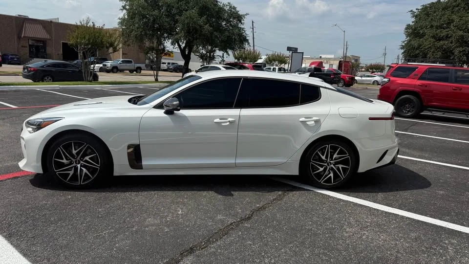 2023 Kia Stinger - Image 10 of 10
