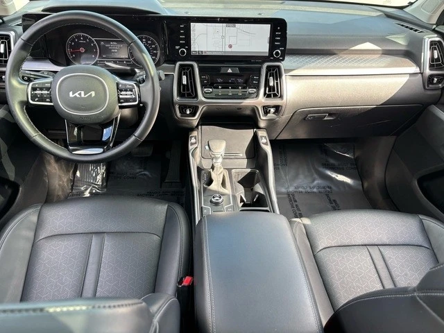 2023 Kia Sorento - Image 16 of 21