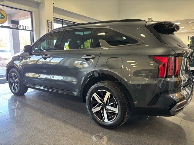 2023 Kia Sorento - Image 3 of 21