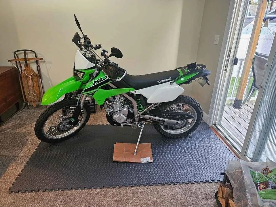 2023 Kawasaki - Image 4 of 5