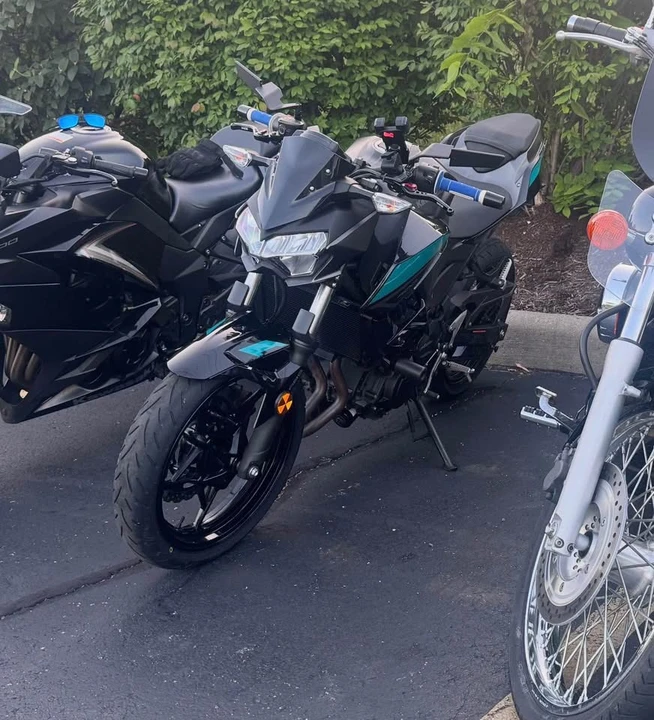 2023 Kawasaki - Image 2 of 3