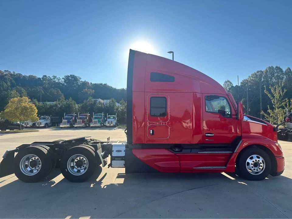 2023 Kenworth T680 - Image 6 of 20