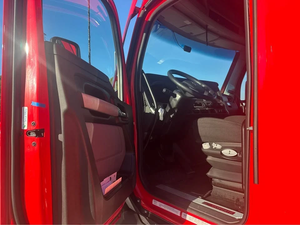 2023 Kenworth T680 - Image 12 of 20