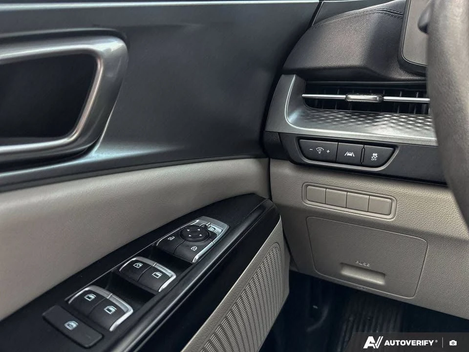 2023 Kia Carnival - Image 20 of 20