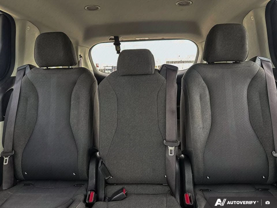 2023 Kia Carnival - Image 13 of 20