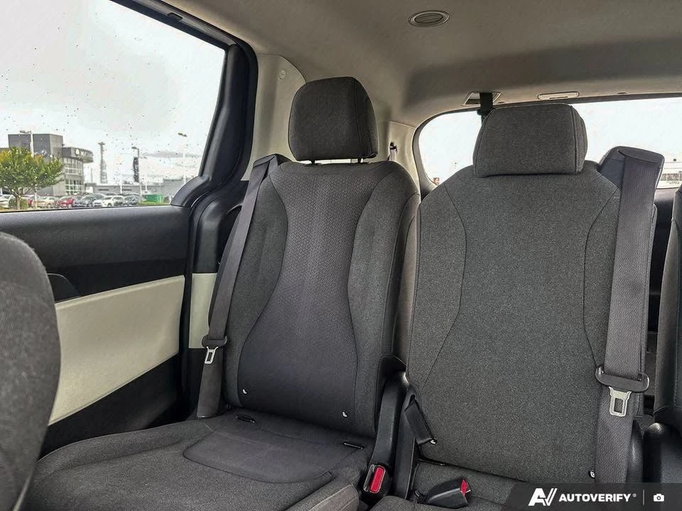 2023 Kia Carnival - Image 12 of 20