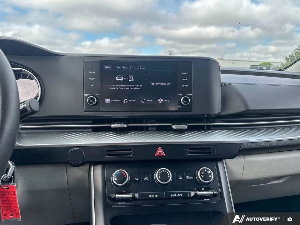 2023 Kia Carnival - Image 16 of 20