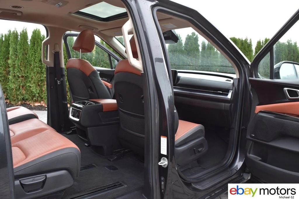 2023 Kia Carnival - Image 18 of 21
