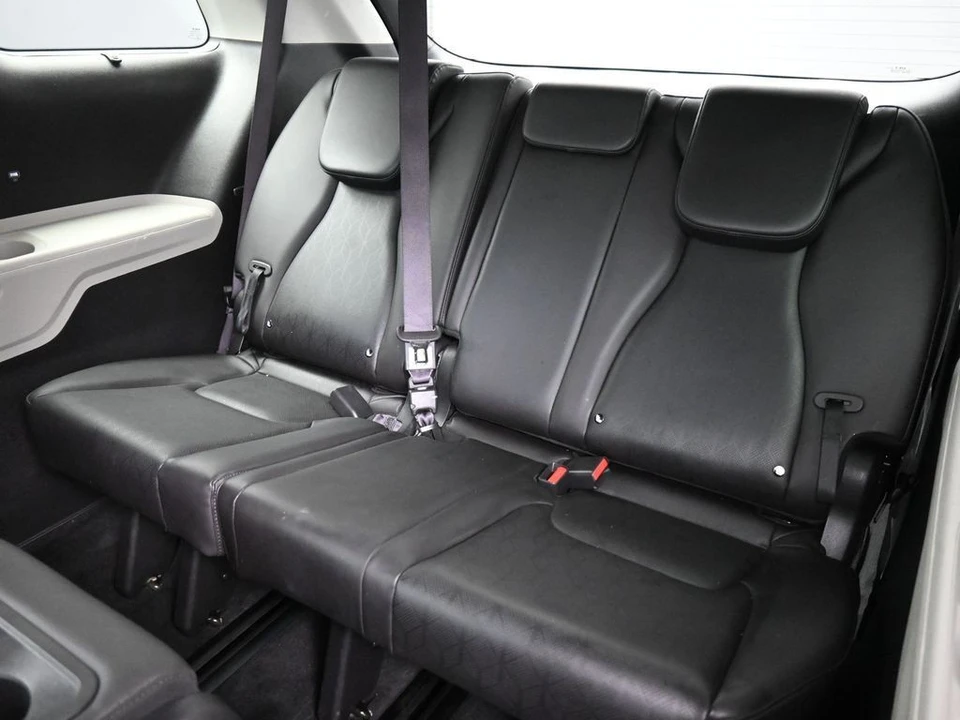 2023 Kia Carnival - Image 20 of 21