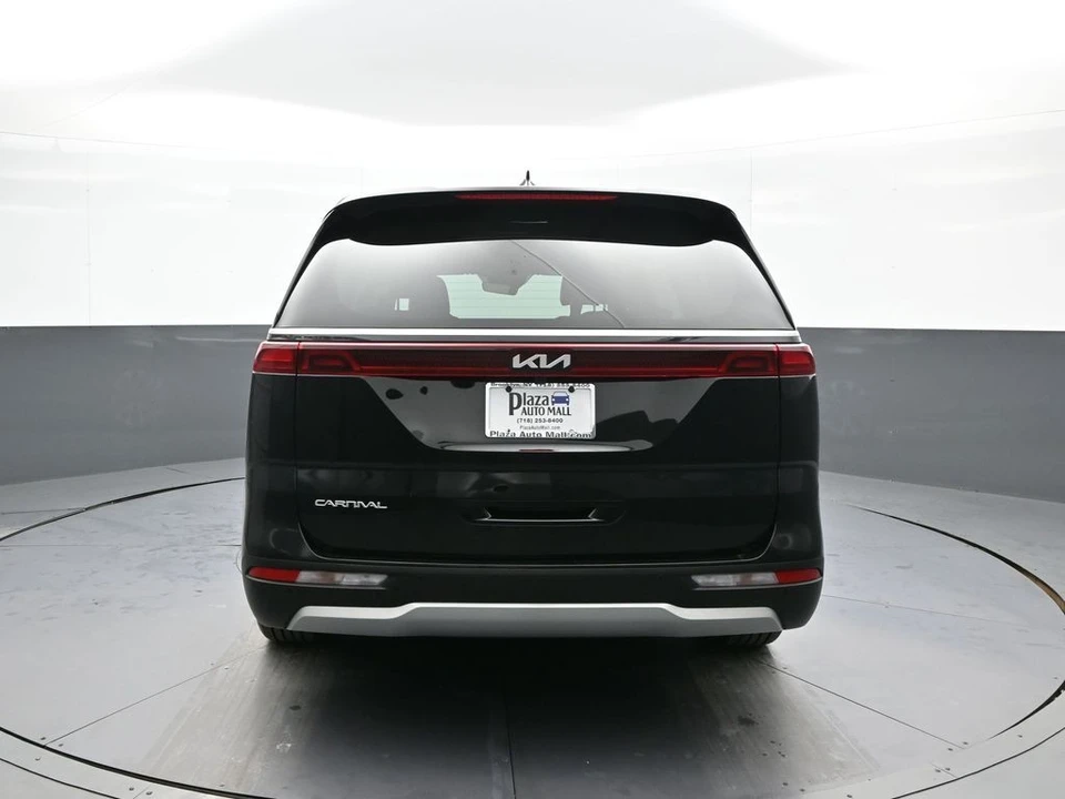 2023 Kia Carnival - Image 7 of 21