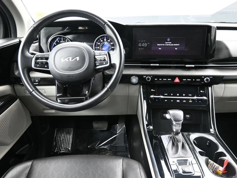 2023 Kia Carnival - Image 19 of 21