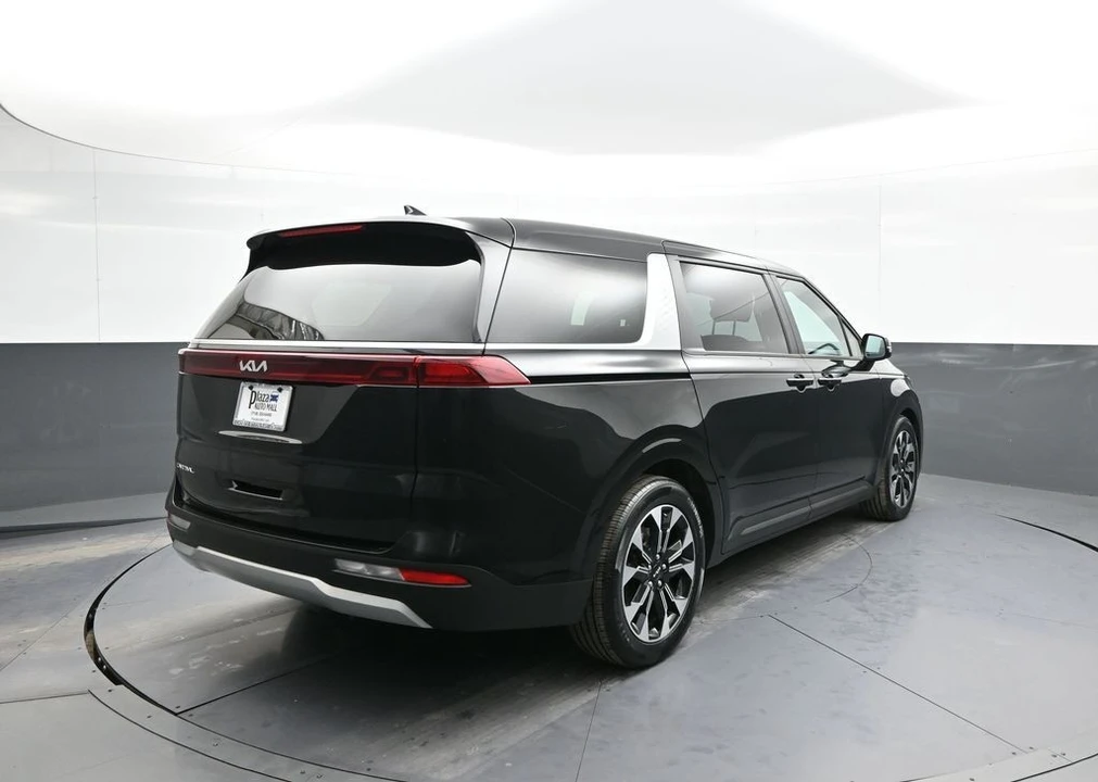 2023 Kia Carnival - Image 6 of 12