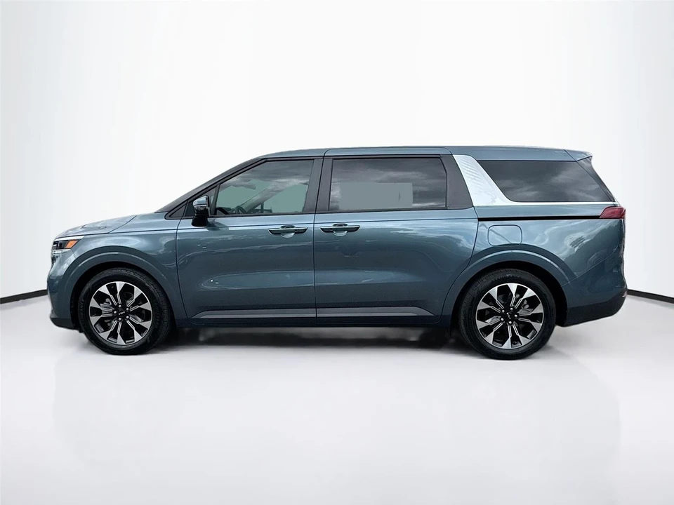 2023 Kia Carnival - Image 4 of 21