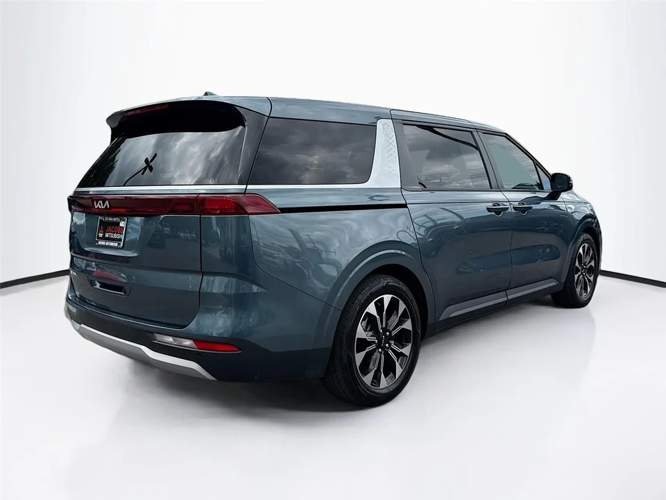 2023 Kia Carnival - Image 7 of 21