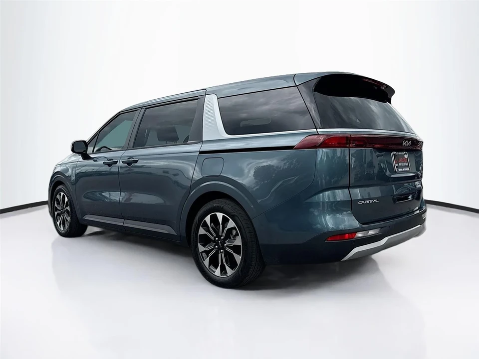 2023 Kia Carnival - Image 5 of 21
